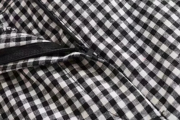 Кариран дамски панталон с висока талия 