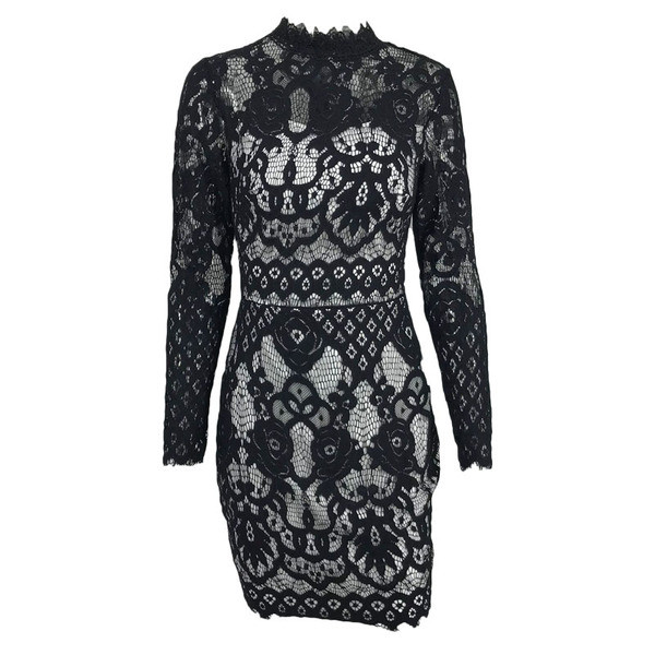 Stílusos női ruha csipkével és hosszú ujjú fekete színben