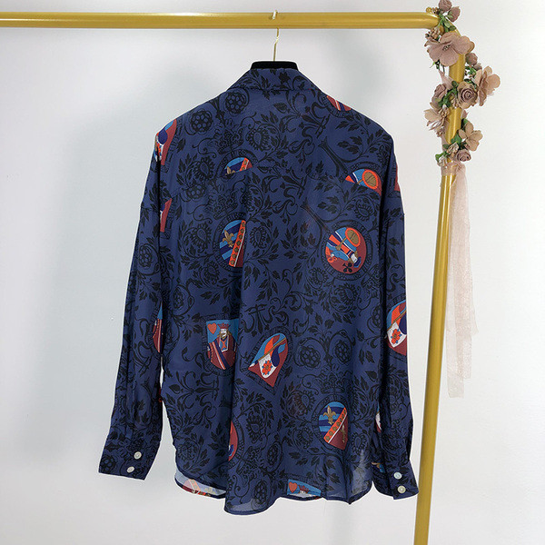 Cămașă de damă cu guler și nasturi clasici