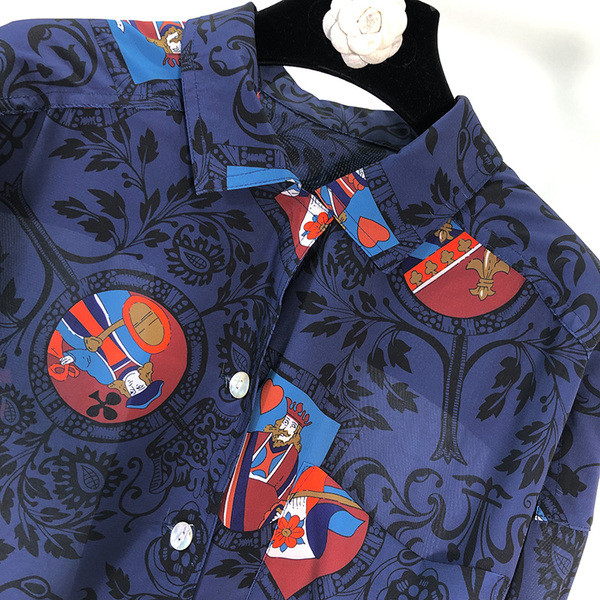 Cămașă de damă cu guler și nasturi clasici