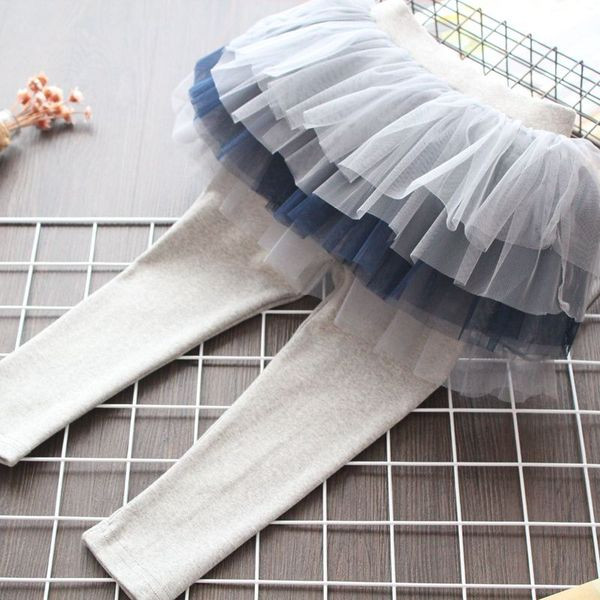 Gyermekszoknya-nadrág új modellje szürke és rózsaszín színben lányoknak