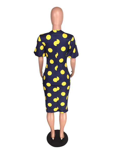 Rochie de damă elegantă cu buline, cu mâneci 3/4 și decolteu O