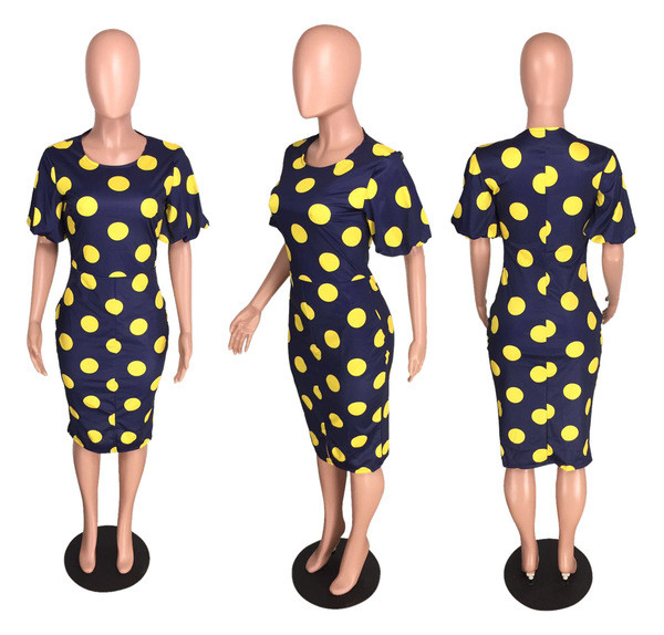 Rochie de damă elegantă cu buline, cu mâneci 3/4 și decolteu O