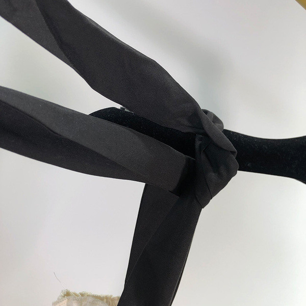 Női elasztikus melltartó nyakkendővel