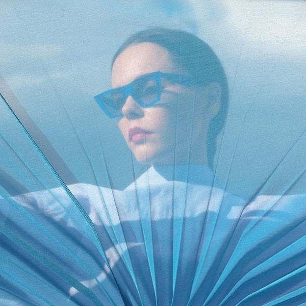 Stílusos női napszemüveg négyzet alakú, többféle színben