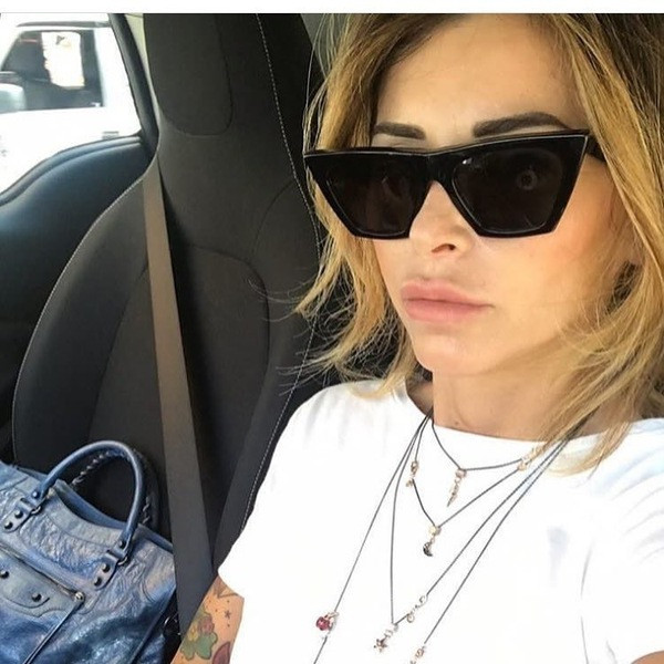 Stílusos női napszemüveg négyzet alakú, többféle színben