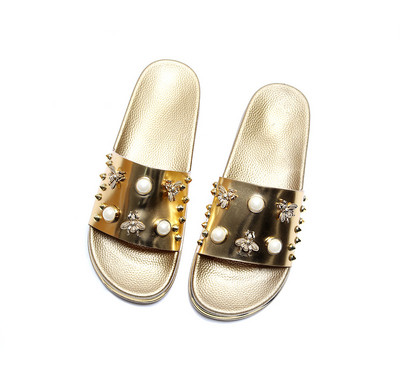 Gyöngyös női papucs új modellje ezüst és arany színben