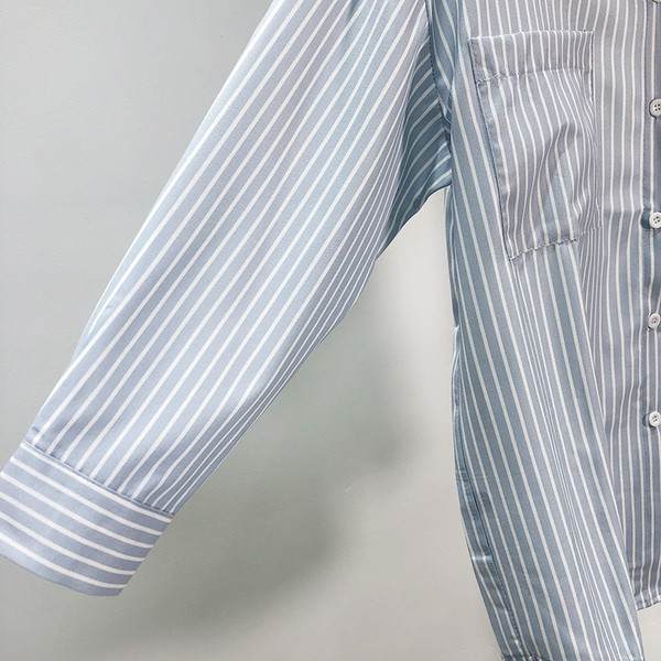 Női csíkos ing klasszikus gallérral és zsebekkel