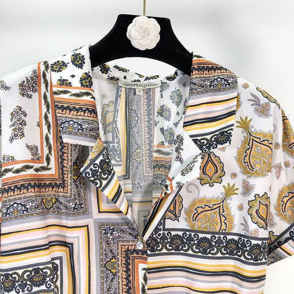 Női hosszú ruha színes mintával