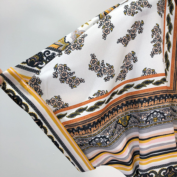 Női hosszú ruha színes mintával