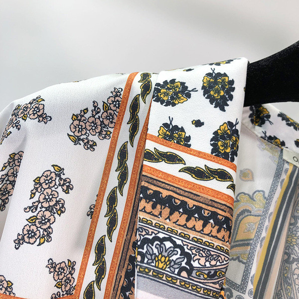 Női hosszú ruha színes mintával