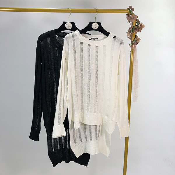 Pulover de dama cu decolteu oval in doua culori