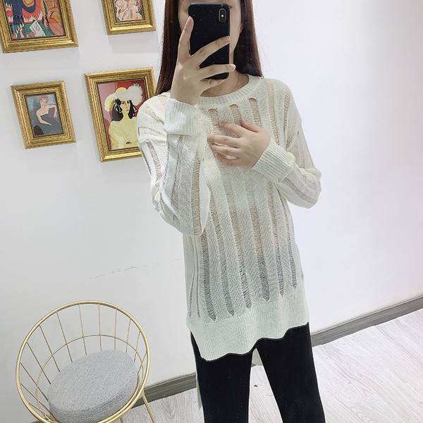 Pulover de dama cu decolteu oval in doua culori