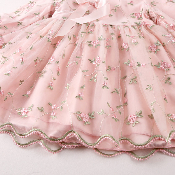 Rochie eleganta pentru copii cu broderie pentru fete in roz