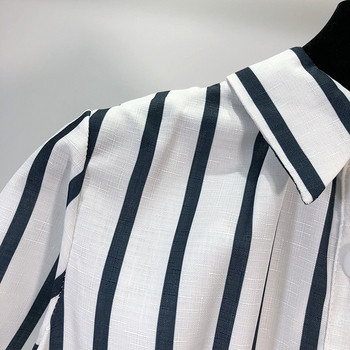 Hosszú csíkos ruha gombokkal