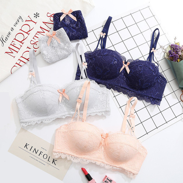 Lenjerie intimă în două părți cu dantelă în diferite culori