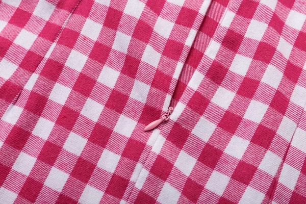 Rochie de damă în carouri stil nou model în roșu și negru