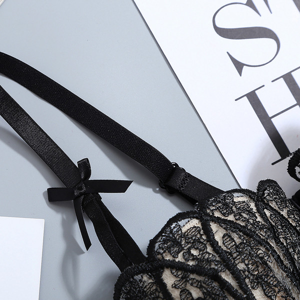 Set de lenjerie de damă elegantă în două părți în mai multe culori