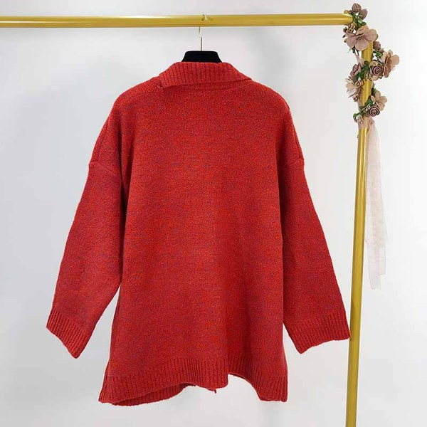 Vesta tricotata cu nasturi si buzunare in trei culori