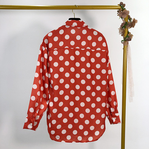 Cămașă de șifon de damă cu puncte roșii