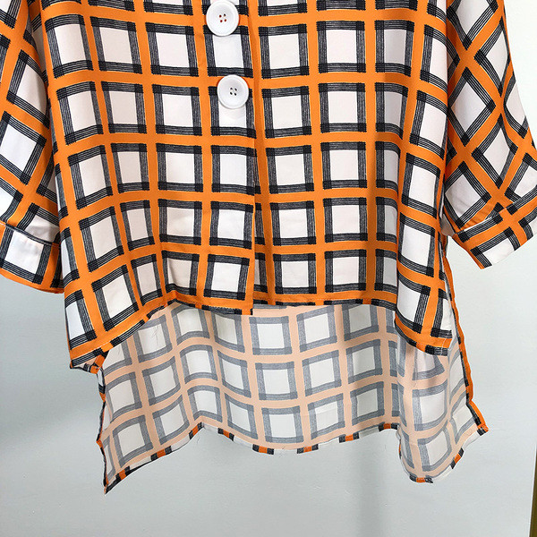 Bluza dama in carouri cu nasturi