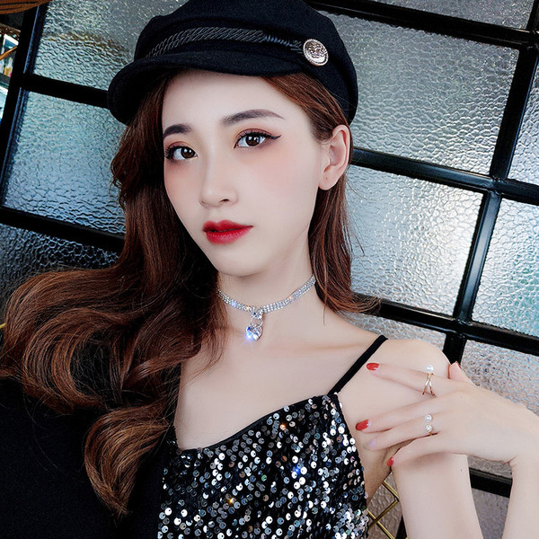 Colier de dama modern de culoare argintie cu pietre