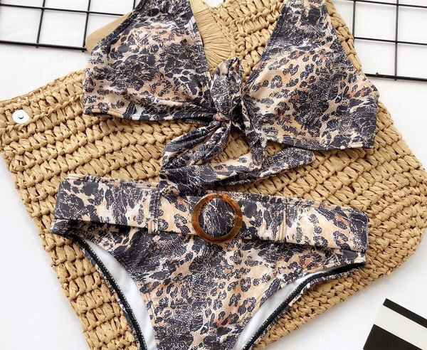 Model nou de costum de baie din două piese cu curea și model leopard