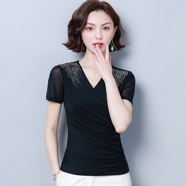 Bluză de damă modernă în negru cu pietre