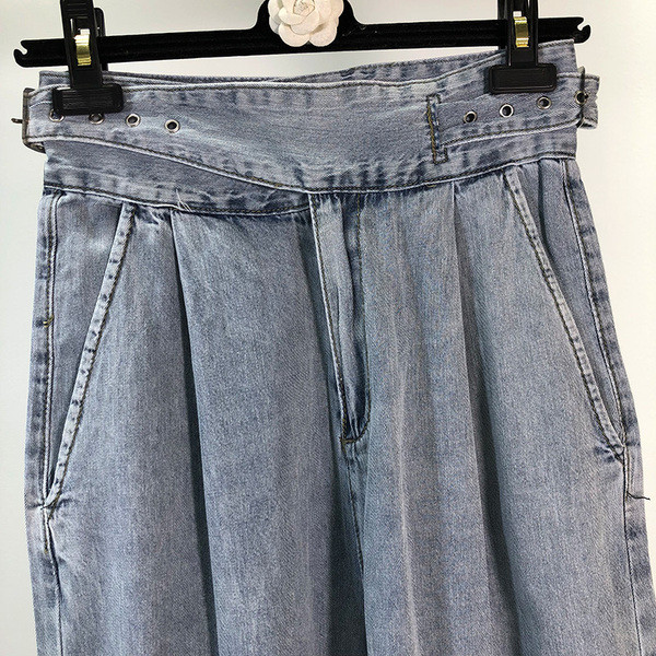 Blugi de dama de culoare albastra - model lat