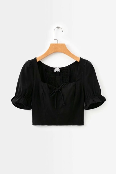 Bluză de damă modernă model nou cu decolteu pătrat în alb și negru