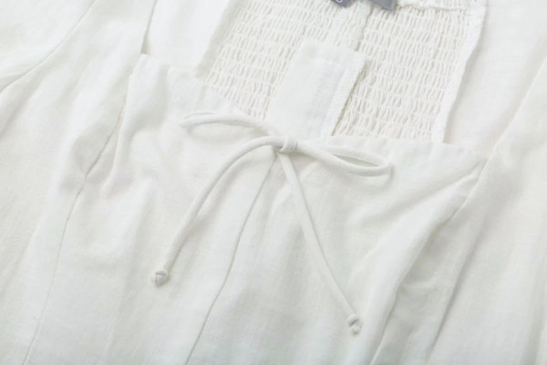 Bluză de damă modernă model nou cu decolteu pătrat în alb și negru