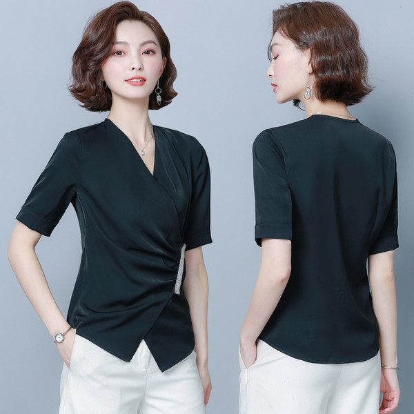 Bluza de dama alb si negru cu decolteu in V