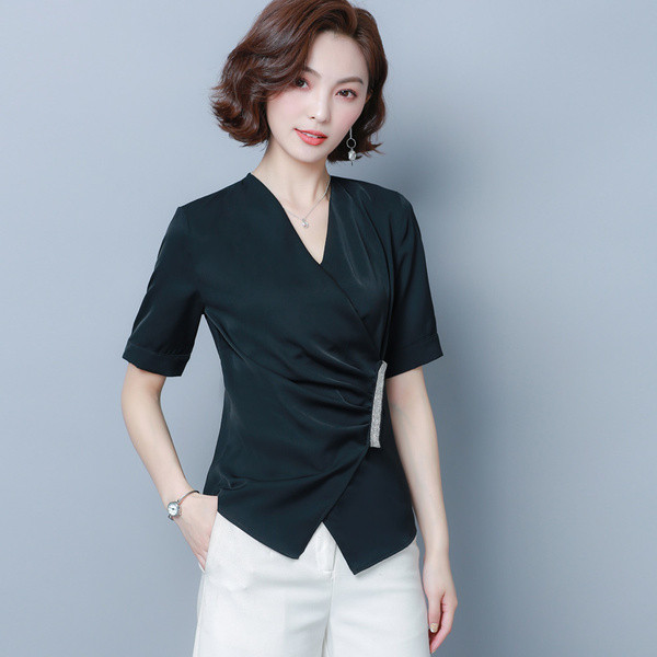 Bluza de dama alb si negru cu decolteu in V