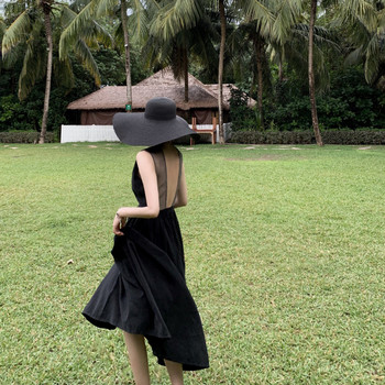 Rochie lungă de damă modernă, de culoare neagră, cu decolteu în V