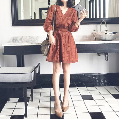 Aktuális női ruha hosszú ujjal két színben