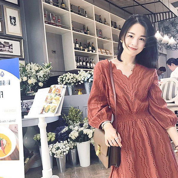 Aktuális női ruha hosszú ujjal két színben