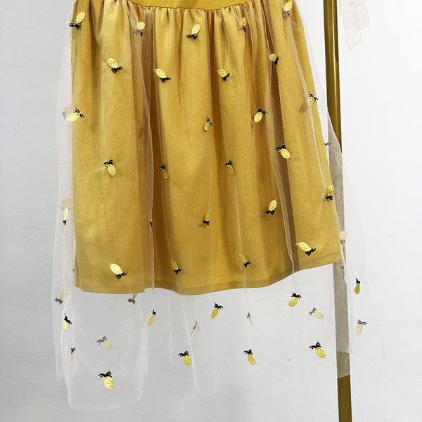 Rochie de dama cu tul si broderie in galben