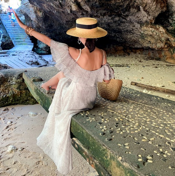 Rochie de dama moderna - model croiat cu umerii goi