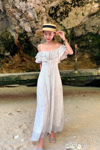 Rochie de dama moderna - model croiat cu umerii goi