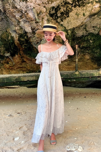 Rochie de dama moderna - model croiat cu umerii goi