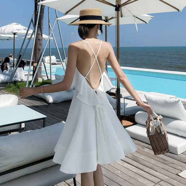 Rochie scurta moderna de dama alb cu bretele subtiri