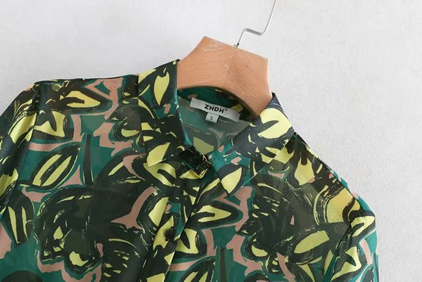 Rochie de dama colorata cu maneci lungi si nasturi