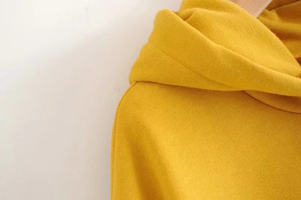 Hanorac de dama model nou cu gluga de culoare galbena