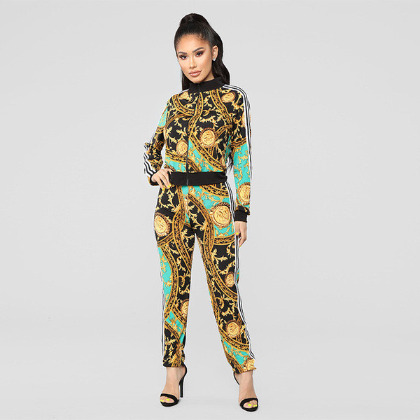 Set de dama modern din doua parti in culoarea aurie