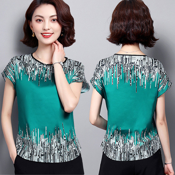 Bluza de dama actuala in patru culori cu decolteu O