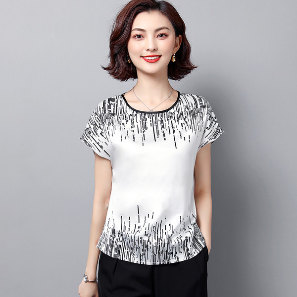 Bluza de dama actuala in patru culori cu decolteu O