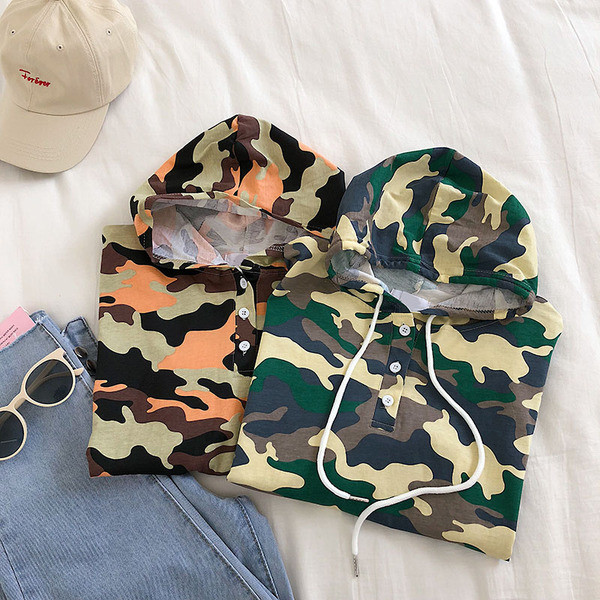 Hanorac zilnic de damă cu glugă și model de camuflaj în două culori