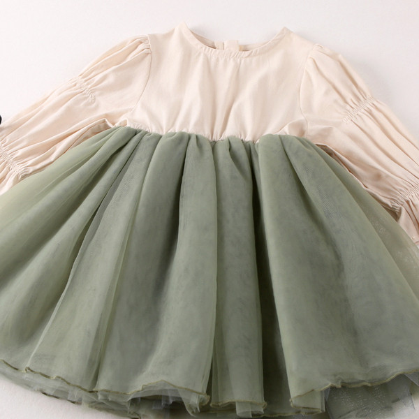 Rochie modernă pentru copii cu mâneci lungi pentru fete