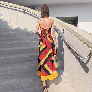 Modern női ruha - vágott modell vékony pántokkal