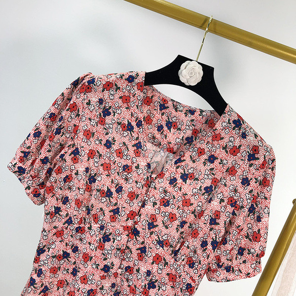 Rochie de dama cu model floral si decolteu in V